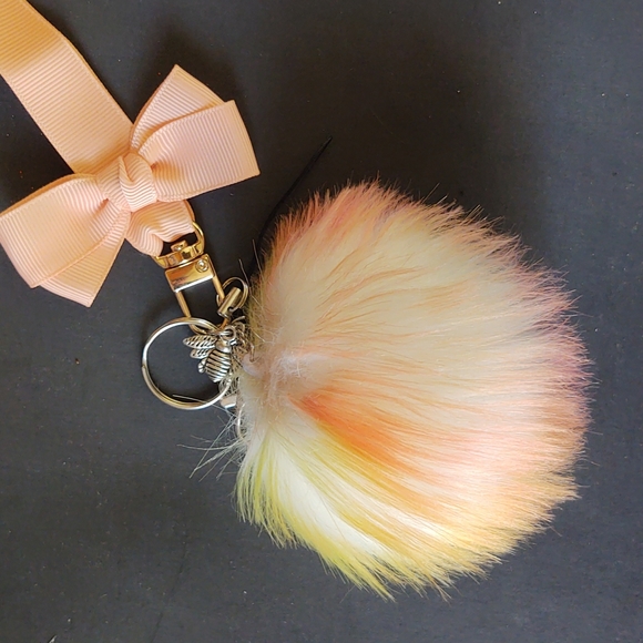 Cellphone wrist strap - Picture 2 of 4